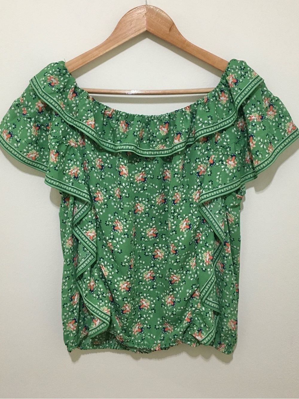 Green Floral Off-Shoulder Ruffle Top - Picture 3 of 6